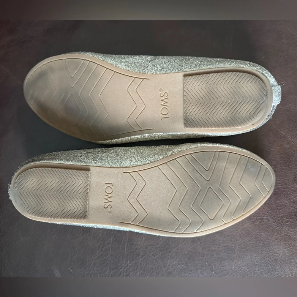TOMS Women's Gold Glitter Ballet Flats - Size 8 - Picture 5 of 7